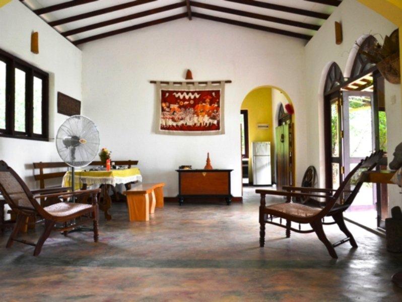 The Reef Beach Hotel Negombo Exteriör bild